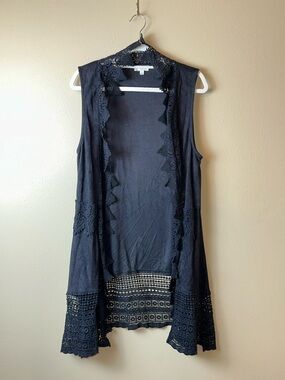 Umgee Black Crochet-Trim Open Front Vest